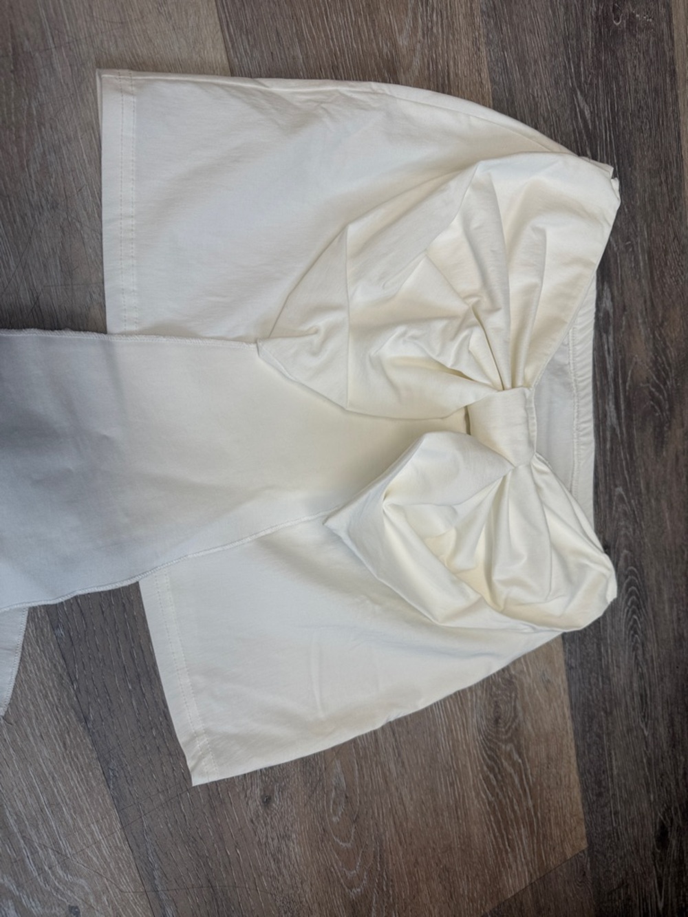 PrettyLittleThing White Off-Shoulder Cropped Top with Long Sleeves size 4 US - Picture 4 of 6